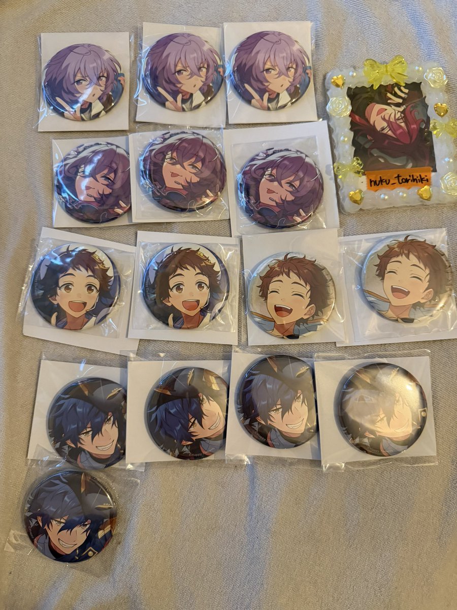 nuku_torihiki's tweet photo. 【譲渡/交換】あんスタ コレ缶

譲
ジュン 光 ユメ

求
定価+送料 > 同異種 スバル エス 創

星5絵柄は星5絵柄同士の交換 or 2点お迎えごとに光1点お迎え必須。
お声かけお待ちしております。 https://t.co/sk9AIyHHuk