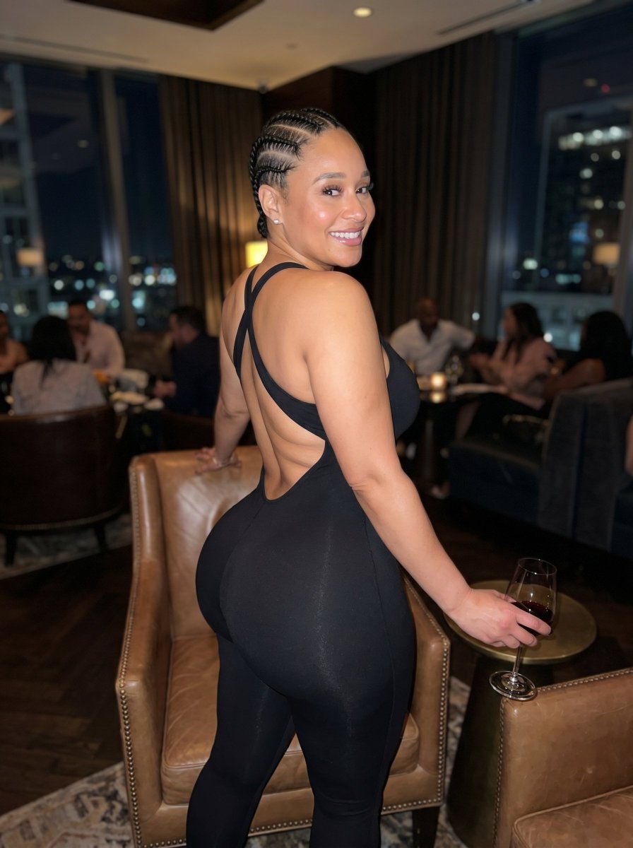 TheRealTahiry's tweet photo. walking daydream https://t.co/nbqhbOzJ9h