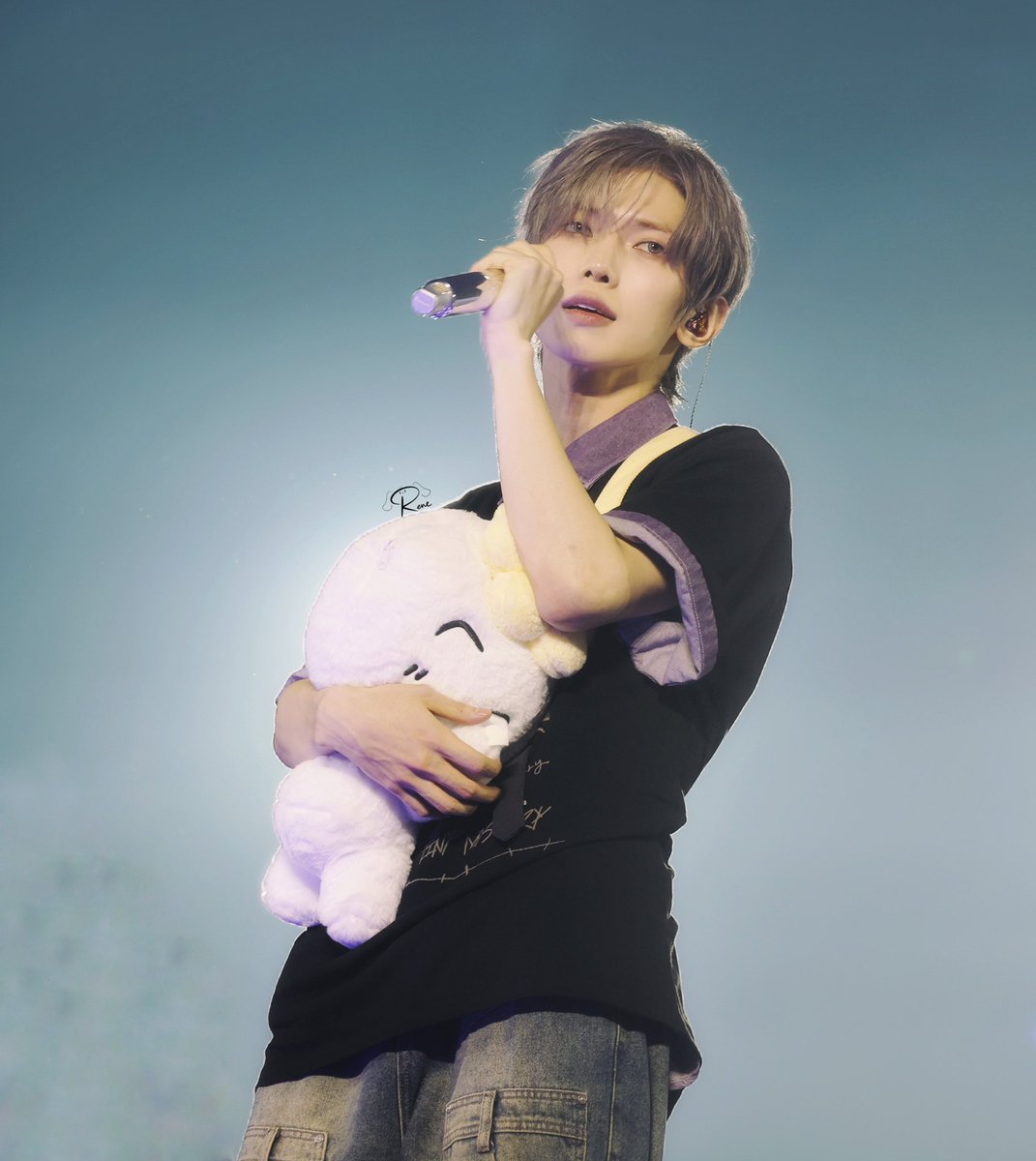 Reneeehoo's tweet photo. 260717 FM 

Be your light.✨

#ATEEZ #에이티즈 #YEOSANG #여상 https://t.co/EiHeo32kNB