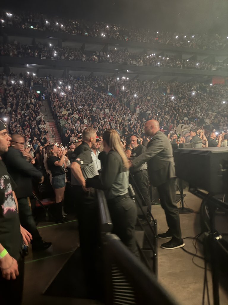dangerousluvboy's tweet photo. Ricky was seen at tonight’s show 🤩 #rickiana https://t.co/GdI1Vt2w2t
