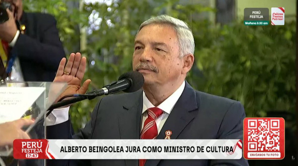 solopasaenperu's tweet photo. No le vayan a enseñar a Keiko el tuit de su ministro de cultura https://t.co/tkrfrkDqCV