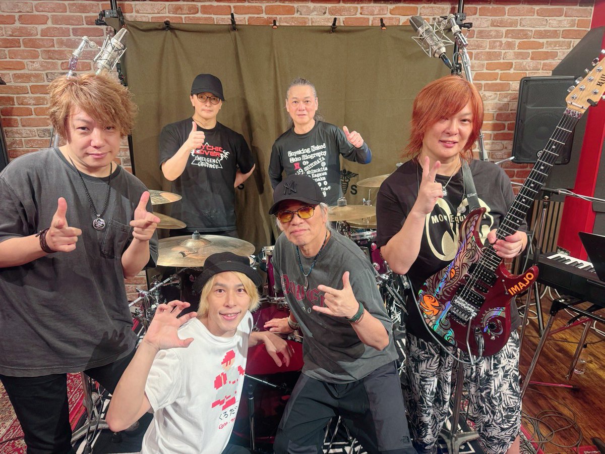 YOFFY_Psychic's tweet photo. 昨日はこちらのリハーサルでした！
河野さん、一光さん、田中っち、ジョー、谷本くんと📷
NoBさんの歌はホント、歌いこなすのが至難の技ですが心こめてやらせていただきます🎤
当日は配信もありますよー https://t.co/IMvinC6aKn