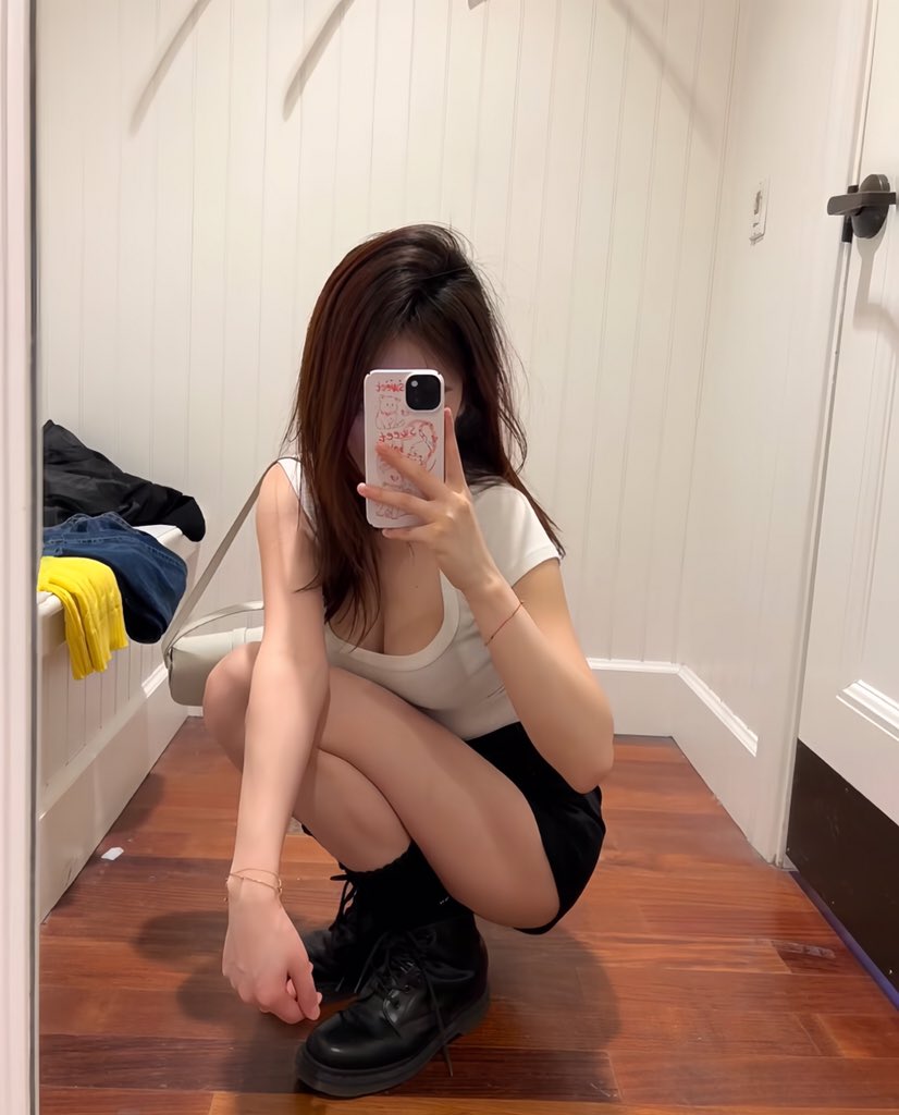 QlingChloe's tweet photo. 醫生揪我去喝下午茶
穿這樣���該可以吧(๑❛ᴗ❛๑)
#不走心 #健身 https://t.co/v4ESwhiIPW