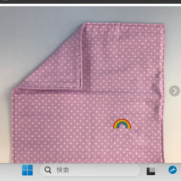 cocorety2's tweet photo. 【福祉施設制作】向日葵作　ハンカチ　「刺しゅう入りガーゼハンカチ（ムラサキに白のドット柄／虹の刺しゅう）」　NO.5530　（弐）H

好評のガーゼハンカチ！虹の刺繍がかわいいですね！ https://t.co/QJaAvuvnes
