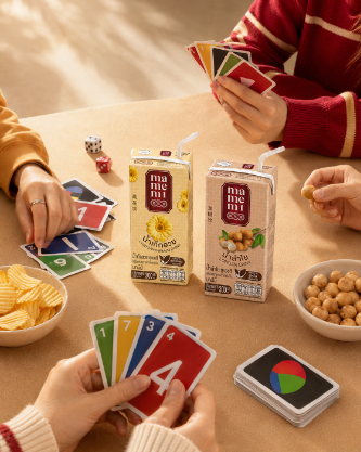 MAMEMITH's tweet photo. เครื่องดื่มที่ทุกคนในปาร์ตี้ดื่มได้🃏🎲✨
เด็กดื่มได้ ผู้ใหญ่ก็ดื่มดี

เลือกอร่อยได้ทั้ง มามีมี่ UHT เก๊กฮวยและลำไย
หอม ชื่นใจ สดชื่นกันได้ทุกเพศทุกวัย
🛒 ต้องตุนติดตู้ไว้แล้ว! :
https://t.co/TOZonclu1K 

#mamemi #morethanhealthy
#มามีมี่  #น้ำสมุนไพร #น��ำเก๊กฮวย #น้ำลำไย https://t.co/LxadIDt93Q