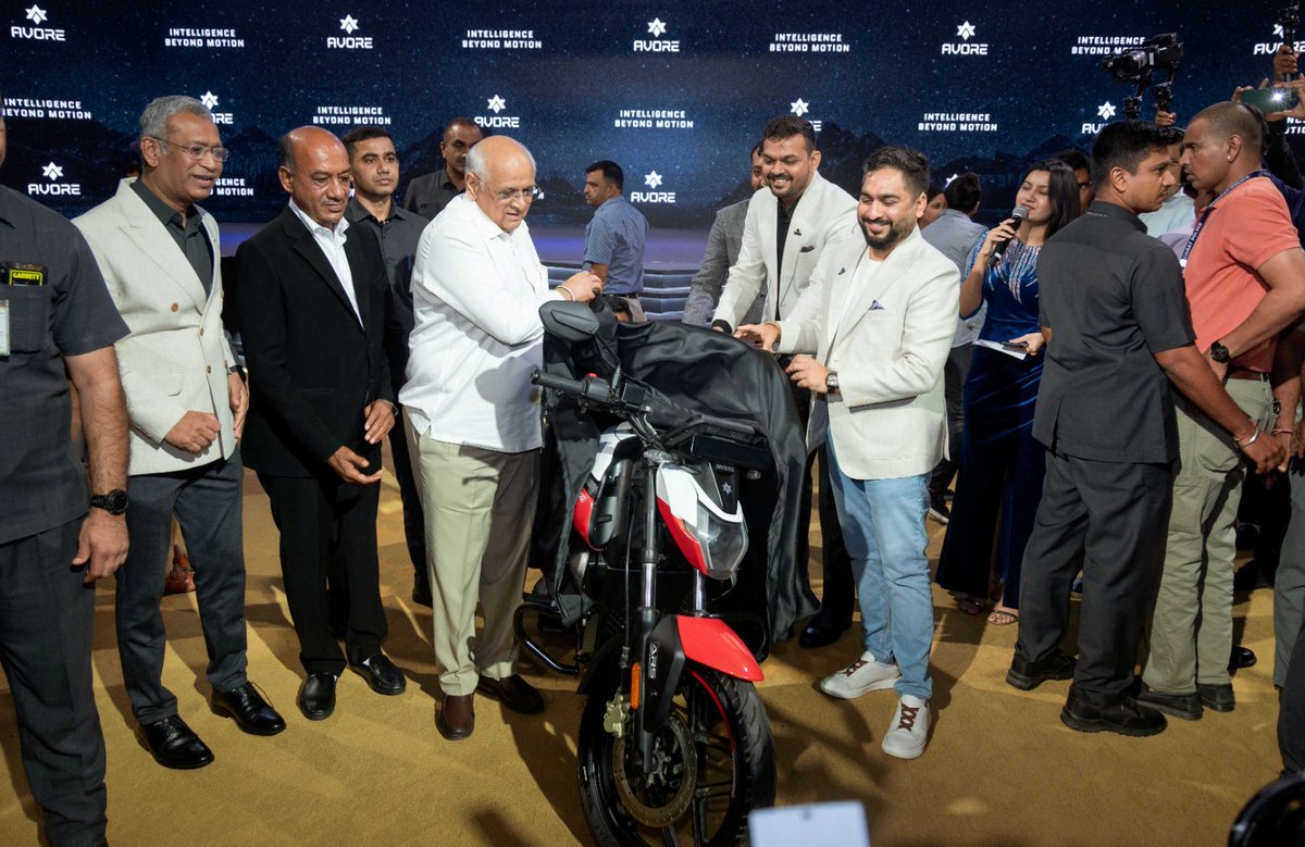 NewsStar69313's tweet photo. Avore Electric Launches The EX, Its First Electric Motorcycle, Starting At Rs. 1,24,999.
#Avore #Electric #Launches #The #EX #Its #First #Electric #Motorcycle #Starting #Rs.1,24,999 #Bangalore #Karnataka 
https://t.co/DeIYGza45h https://t.co/e66gcXBW4Z