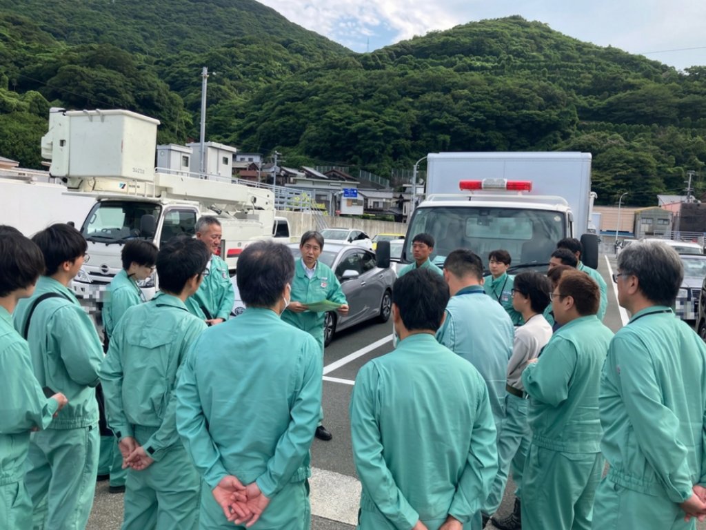YONDEN_G's tweet photo. 令和8年熊本地震により被害を受けられた皆さまに、心からお見舞い申し上げます。

四国電力グループでは、四国電力送配電に対する九州電力送配電からの要請を受け、被災エリアへの高所作業車等の車両や要員の派遣を行うこととしました。

今後とも、電力の早期復旧に向け、できる限りの協力を行ってまいります。

【応援派遣内容の詳細はこちら】
https://t.co/yNv0U7xdNa