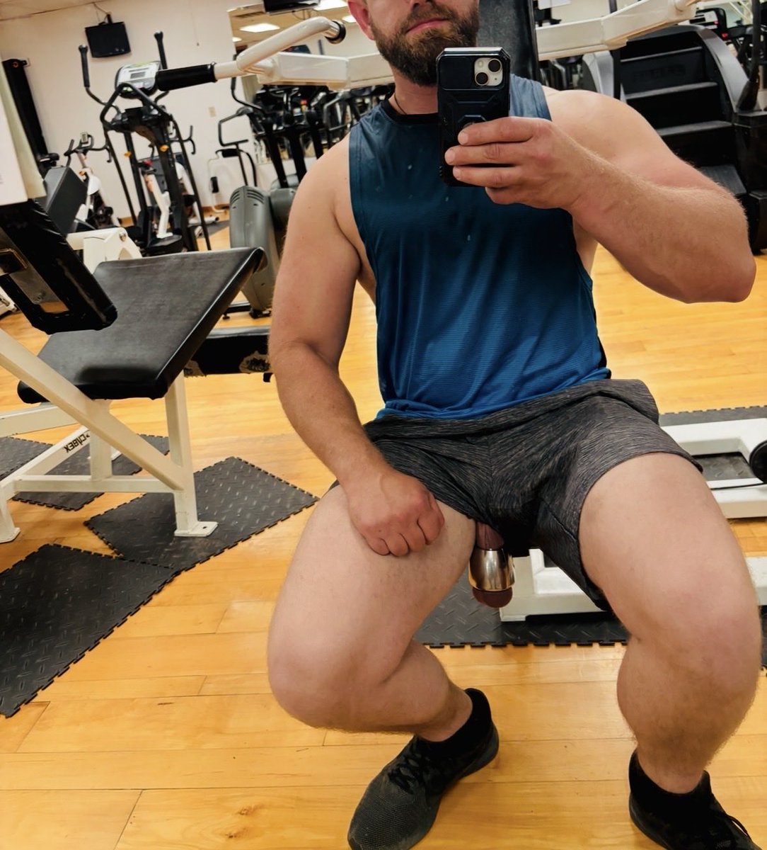 v10bul's tweet photo. Hanging out at the gym . 🐂 🥜 😮‍💨💪🏻➡️https://t.co/4sW4GoN6iE for full face and more 
#hung #lowhangers #papiercing #ballstretching #tradie #ballbusting #domtop #bearded #gay #bigdick #hung #bullballs #ballweights  #cumshot #cbt #dickslip #ballsout #dickout #workingman #selfie #cum