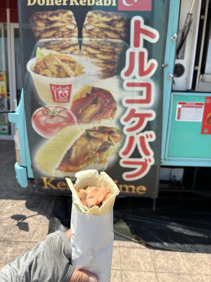 MercartJapan's tweet photo. 🚚#三井アウトレットパーク北陸小矢部 に出店！
夏休み期間中の「スーパーアウトレットセール」に合わせて、#北陸移動販売車組合 の #キッチンカー が日程限定で出店します✨

ケバブ、ホットドッグ、串焼き、ベビーカステラ、スムージーなどを販売予定！
お買い物の際は、ぜひお立ち寄りください😊 https://t.co/CwZxyJhLxm