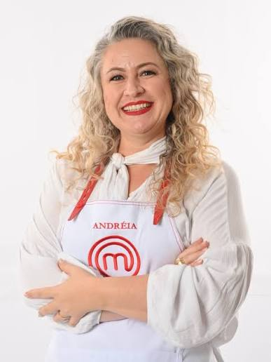 rapidoricardo's tweet photo. Aline perdendo a prova em equipe, cravando a terceira derrota dela como capitã, se iguala a Andreia da 11ª temporada #MasterChefBR https://t.co/iHXR2n54Ht