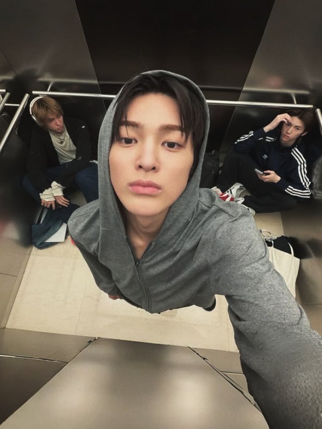 keon_hooz's tweet photo. #keonho https://t.co/ZCrABC7jSV