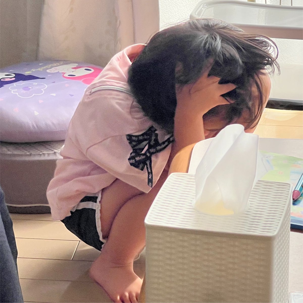 msk_naito's tweet photo. みんな地震大丈夫でしたか？
うちはみんな無事です！
まだ1週間は油断禁物らしいのでお気をつけて、、！

これは地震が起きた時の次女ちゃん↓ https://t.co/HjztbrWthO