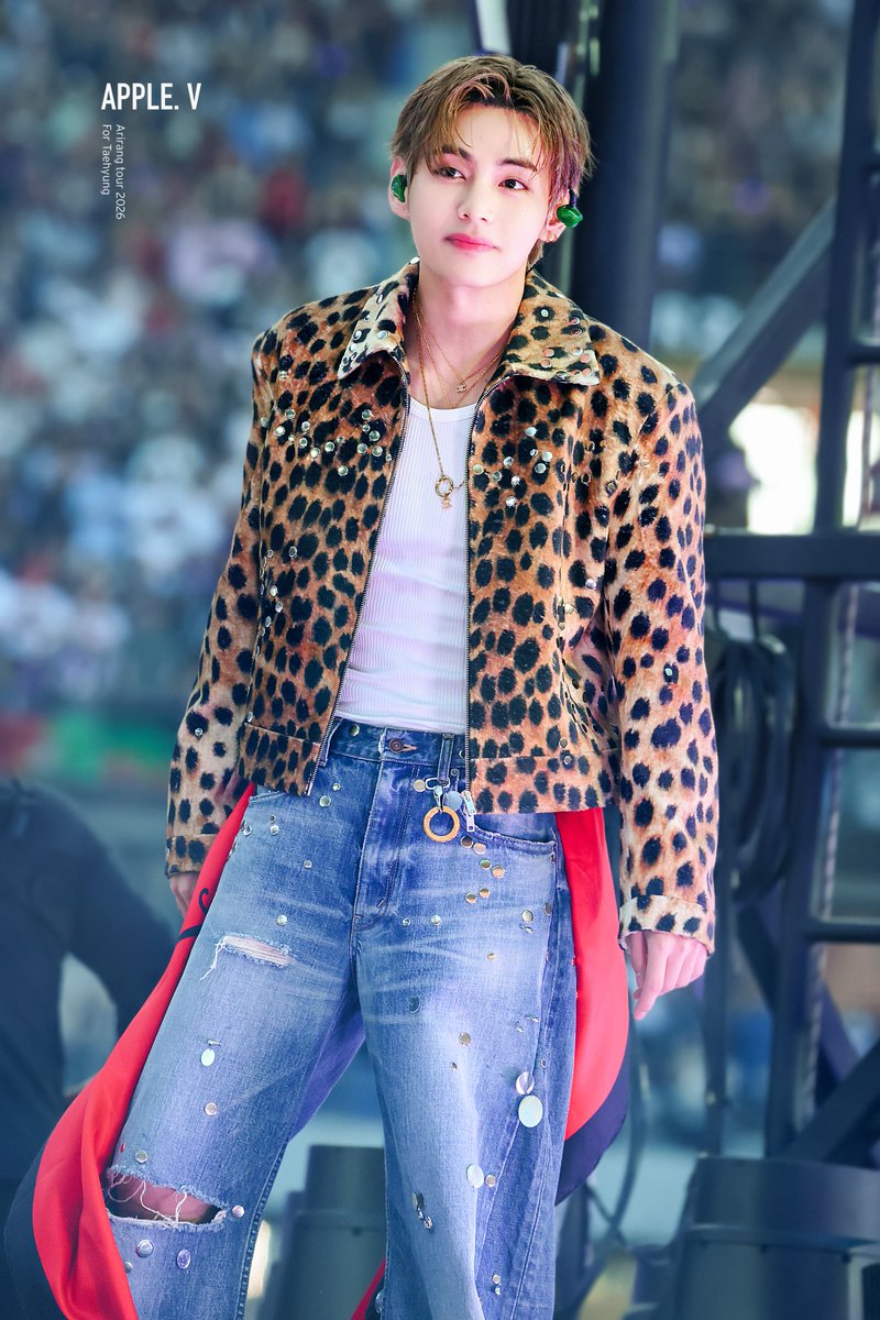 APPLE_V_KR's tweet photo. 260717
ARIRANG WORLD TOUR IN PARIS DAY 1
🐯💜
#TAEHYUNG #BTSV #BTS_WORLDTOUR_PARIS https://t.co/DXvziXLEUA