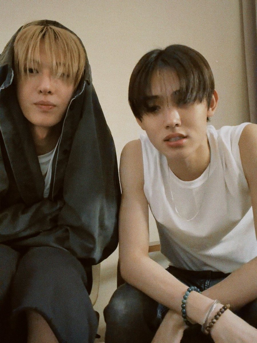 cortisfilms's tweet photo. martin &amp; seonghyeon live https://t.co/6VXpUnDZ4J