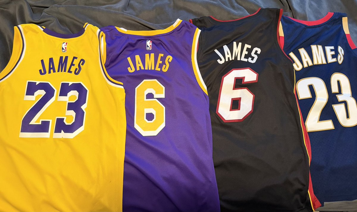 sarahbee0203's tweet photo. @Fanatics Brons Philadelphia jersey!!! https://t.co/AnZcBukqmR