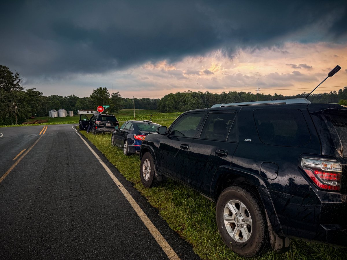 severeforecast's tweet photo. Going through some pictures from the long-lived supercell that I saw from Mayodan into Chapel Hill NC. Tornado warned for quite some time. Ran into some NC storm chasers that I hadn’t seen in quite some time! The skies were robust, and the back roads of NC were beautiful! https://t.co/R9ouekSNT1