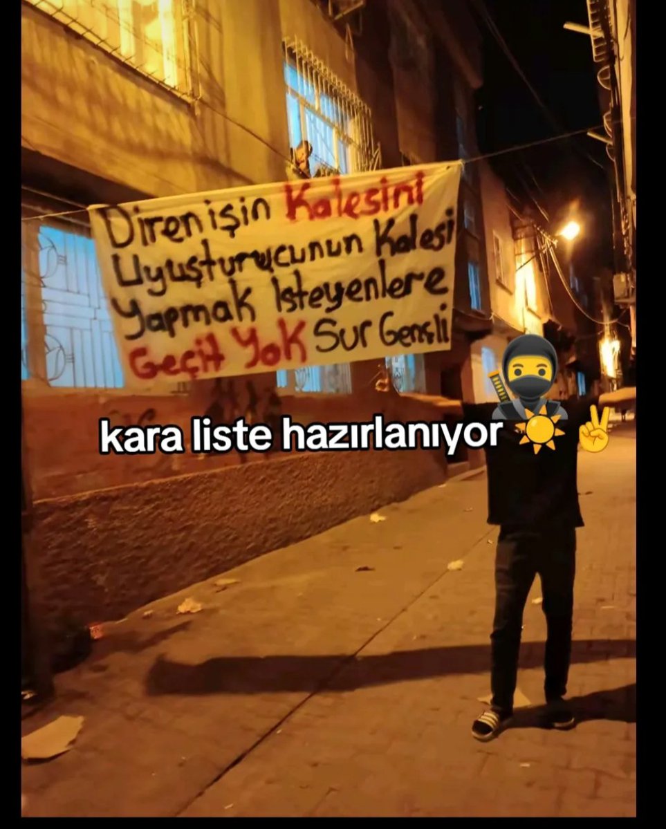 Cekdardnzhhkb's tweet photo. Amedte bu gece uyuşturucu, tefecilik, fuhuş , cetecilige karşı Amed gençliği sokaklara indi https://t.co/ySD8jcfwXh