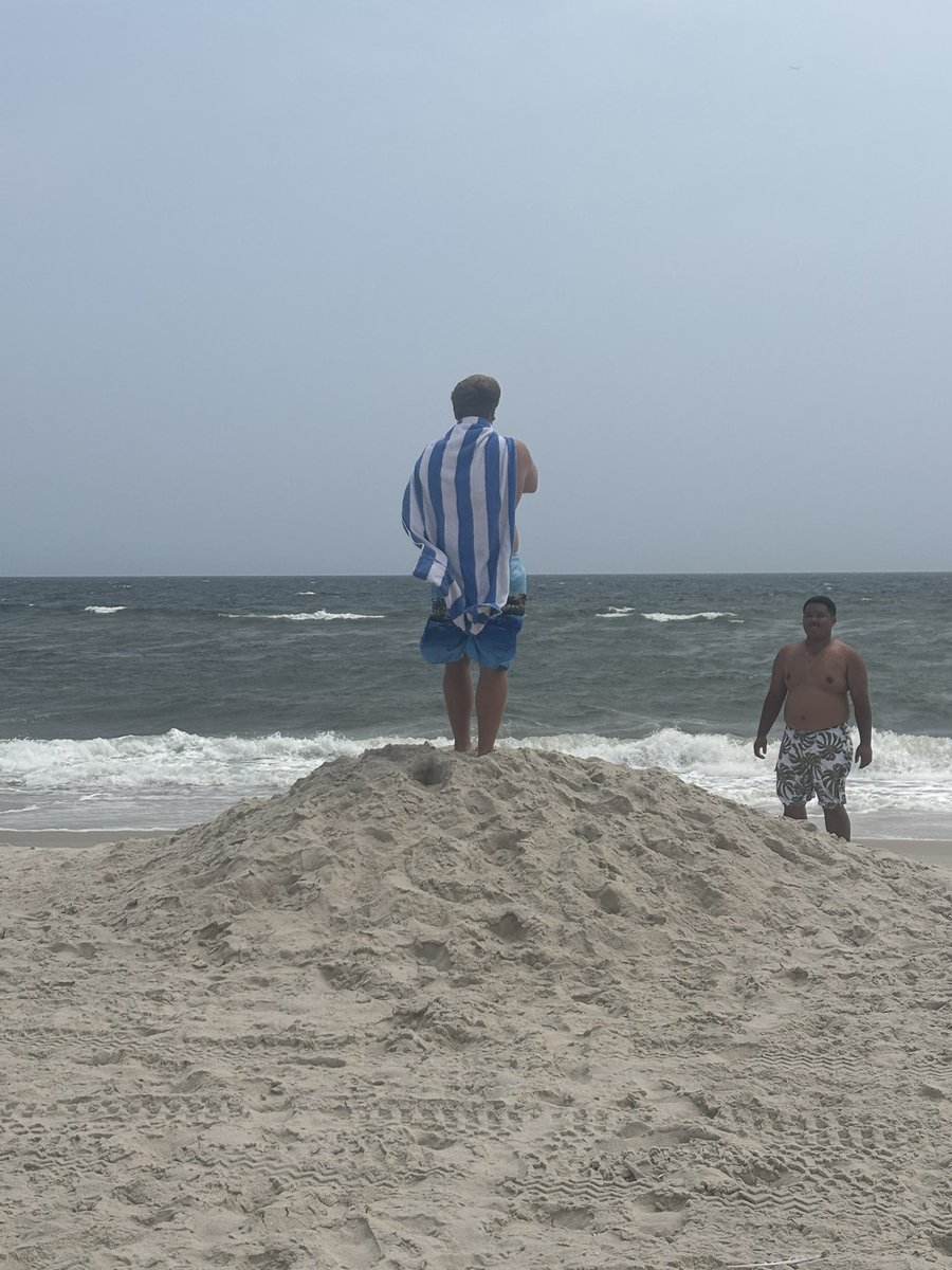 Zer0__o7's tweet photo. got to go to the beach with the greatest group of people :) https://t.co/kEURbPi3Nq