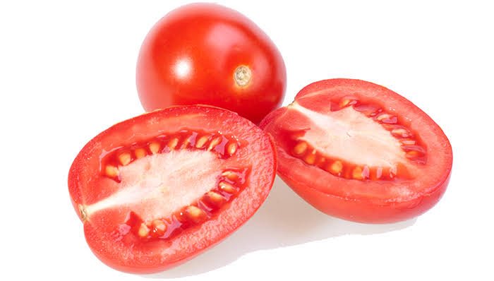 cindypandiita's tweet photo. Les presento el tomate rojo y tomate verde, o como en otros lados lo llaman, jitomate y tomatillo https://t.co/re9Fph7lRZ