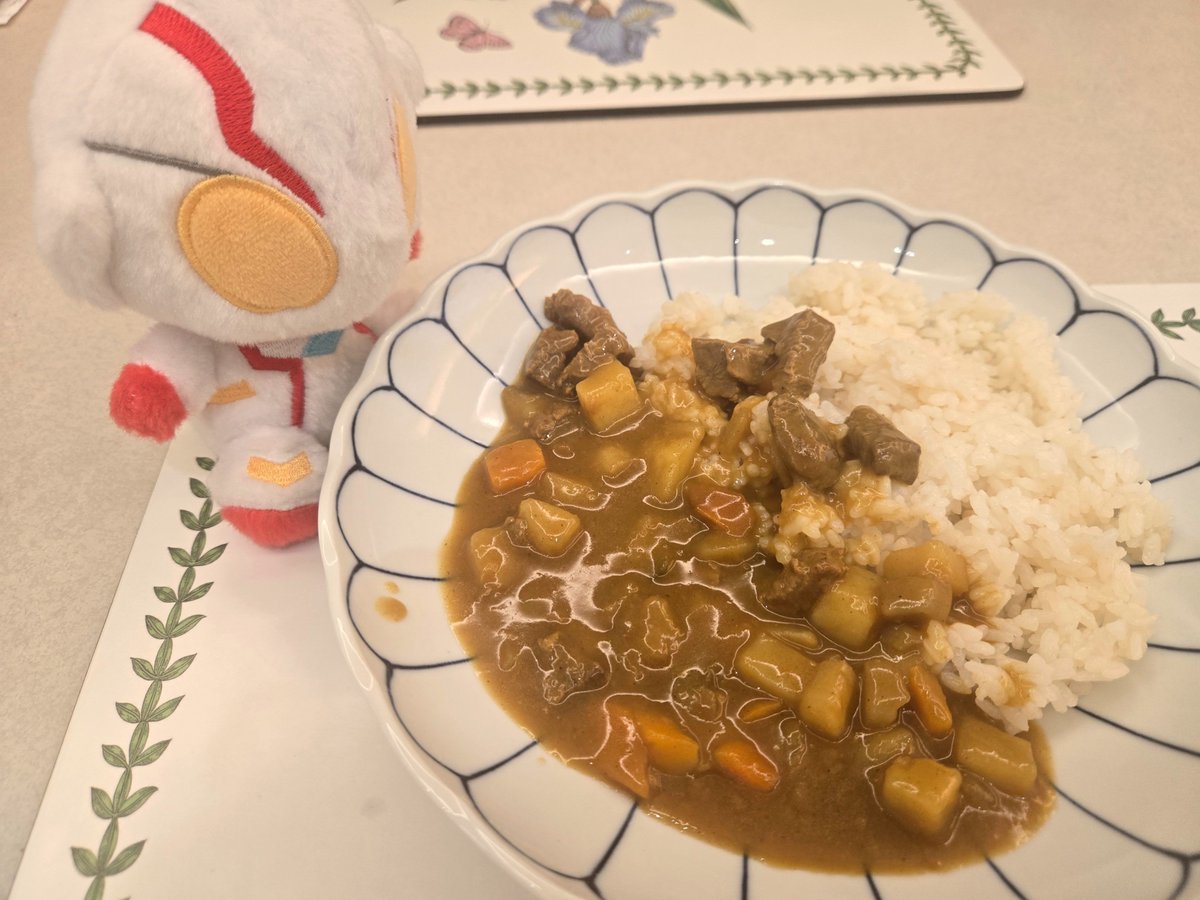 Lucid_M78's tweet photo. やぬし: 私のカレーだよ。 スプーンちょうだい。 https://t.co/8oM0KwnRUf