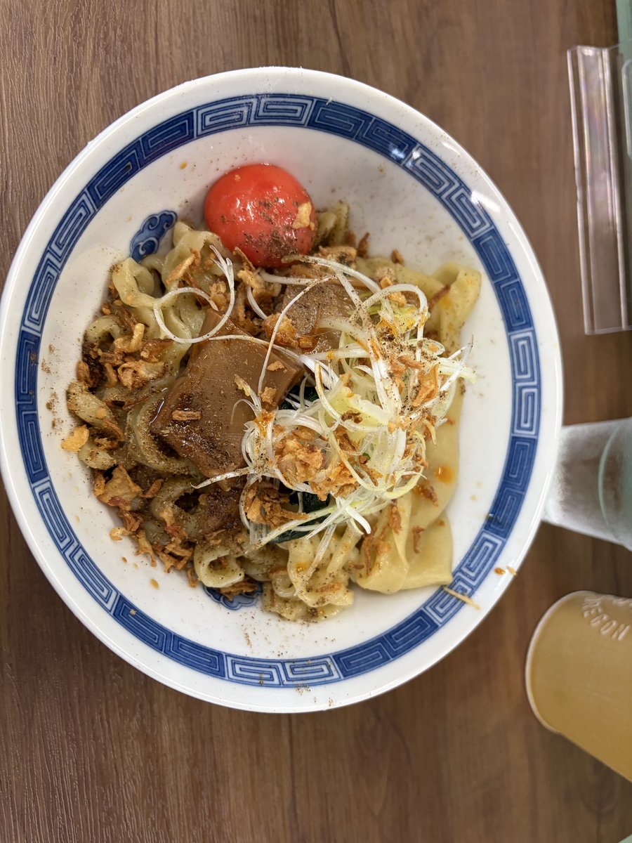 fodenass's tweet photo. 過日の麺活
突発限定　坦々麺（胡麻風味）
辛くはないけど　CHAOS、、、、

ごちそうさまでした。

MENPIRE壮　閖上朝市内 https://t.co/61PRH0MtrQ