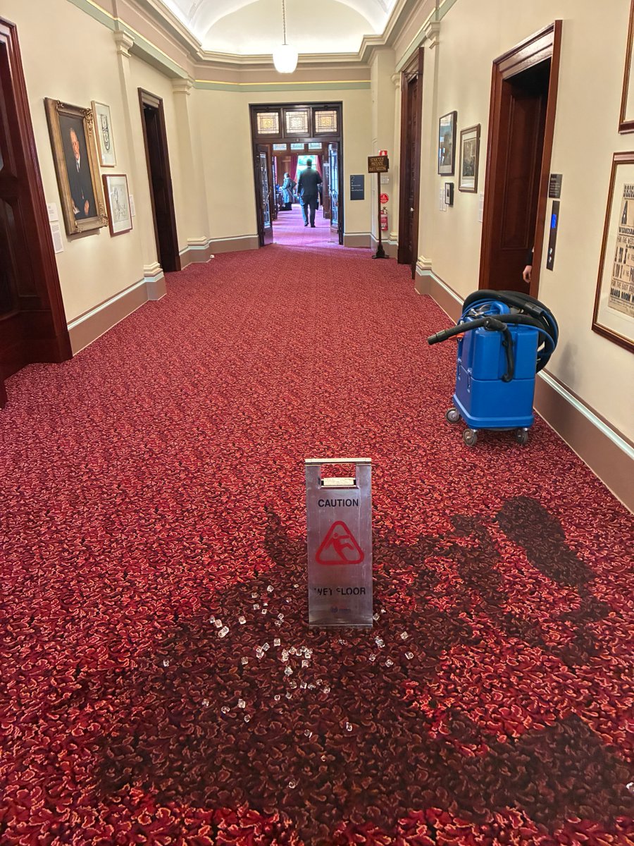 heidimur's tweet photo. BREAKING: There’s been another spill at #spingst .. a few small steps from the scene of yesterday’s vastly more serious one… https://t.co/lZ7GLMXPJa
