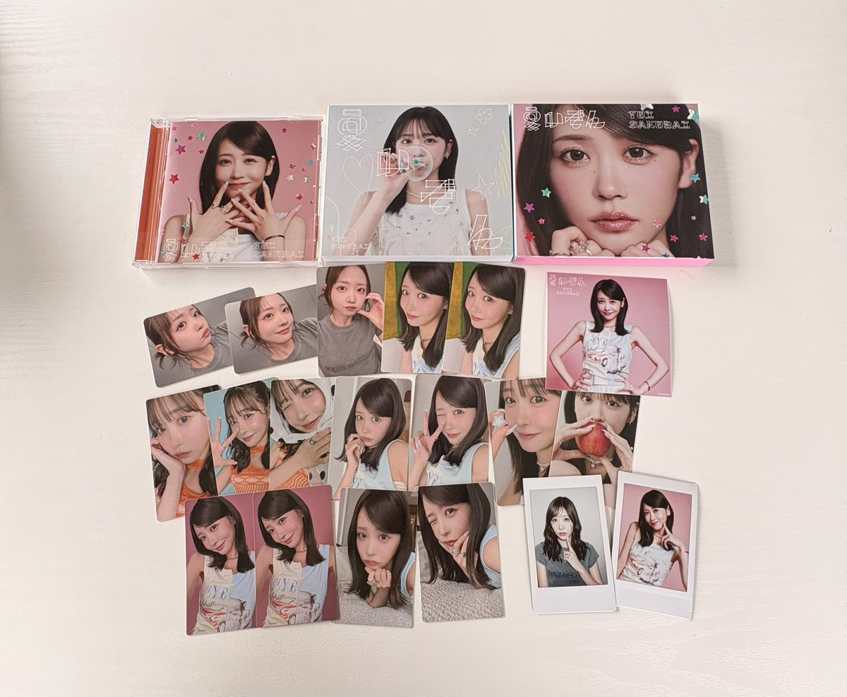 _4bn6ty_'s tweet photo. 夏いぞんでゲットしたものたち🌟
いくらあっても嬉しい大切にします！！！
#櫻井優衣 #夏いぞん https://t.co/qSiu7kvzgj
