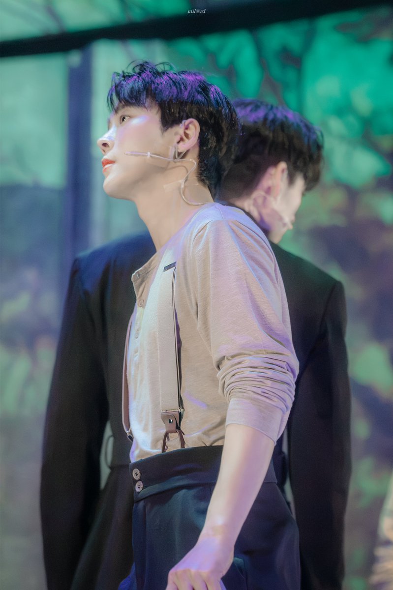 milord_pic's tweet photo. 260728🌙
뮤지컬 비더슈탄트 | 스페셜 커튼콜 - M19. 라이너의 죽음

라이너 役 #이한솔
매그너스 볼커 役 한상훈

시작과 끝 https://t.co/QOiJ97B9Qp
