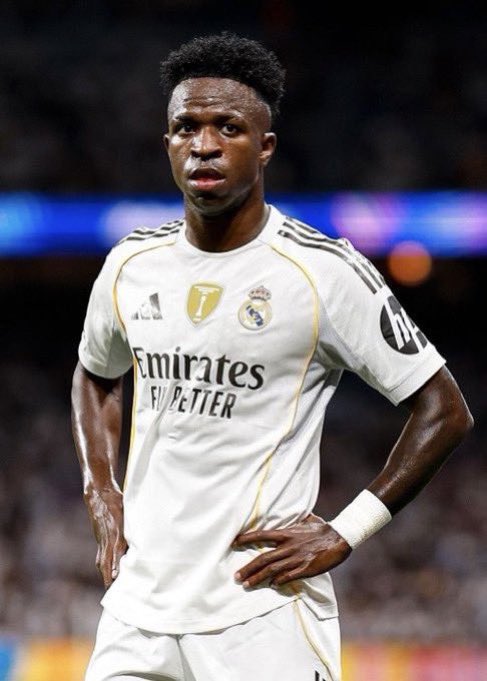Hermes_Trd's tweet photo. 🚨 Vinicius Jr to Real Madrid: no deal yet. Arsenal reportedly offering £500k/week.​

One year left on his contract. Talks resume this week.
On HermesTrade, LALIGA 2027 Champion is already pricing this in:
🔵 Barcelona — 56¢ 
⚪ Real Madrid — 44¢

If Vini walks, does that number move?
https://t.co/Hi3U3Jejio

#Monad #PredictionMarkets #LaLiga