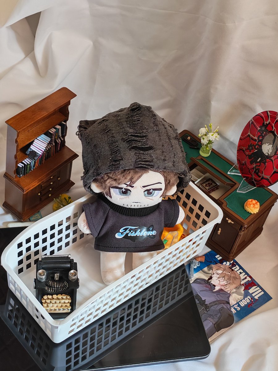 LAcasciaj's tweet photo. Anyone interested in this?
😢😢😢
#LeonKennedy #ResidentEvilㅤ https://t.co/IbYtCTNVQi