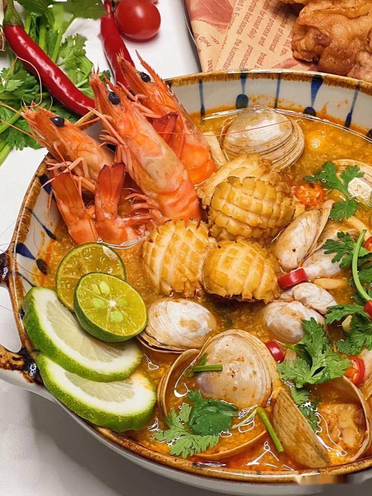 JulianeRowv7's tweet photo. Tried authentic Tom Yum Goong last night—spicy, tangy, and bursting with fresh lemongrass and shrimp, my new go-to Thai comfort! https://t.co/dMqbfC2SZG