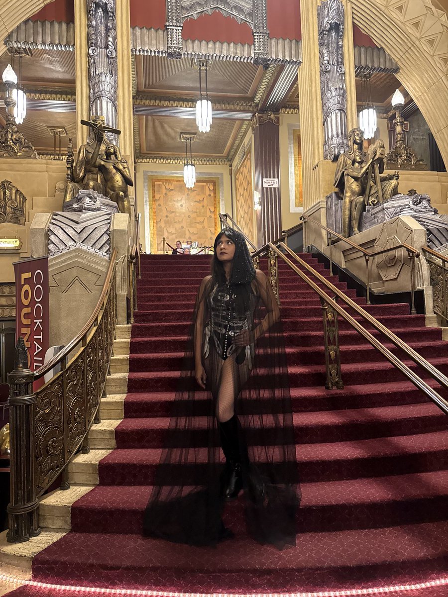 gardenofed1th's tweet photo. first person to wear the vanish into you outfit to the phantom of the opera 🎭🥀 https://t.co/3envYJJ2V1