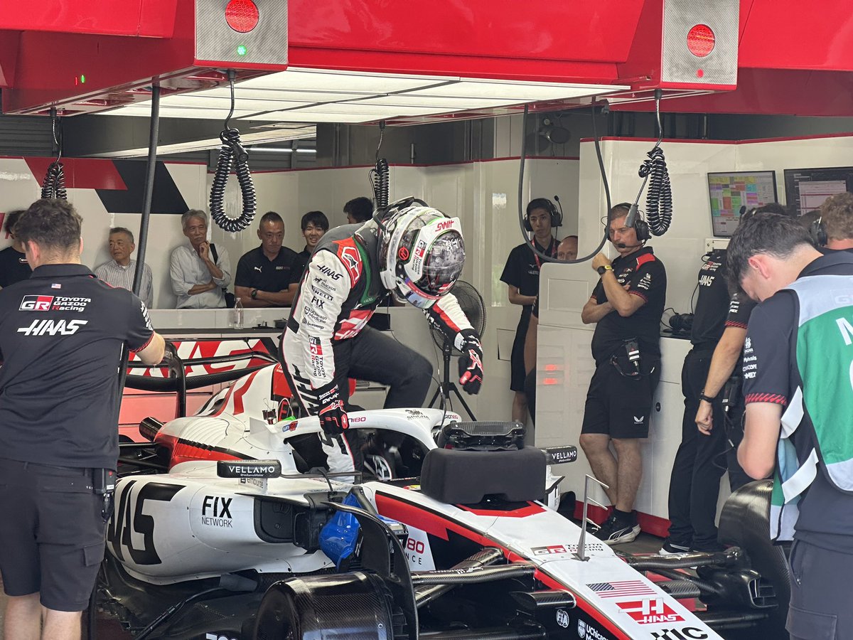 cx_motorsports's tweet photo. TGRハースTPC2日目🏎️💨

#福住仁嶺 選手走行中🤩

気温、路面温度ともに上昇⤴️
タイヤを冷ましながらの周回が続きます☀️

#f1fujitv #f1jp #f1 #FOD #f1fujinext https://t.co/U24v6VpiuM