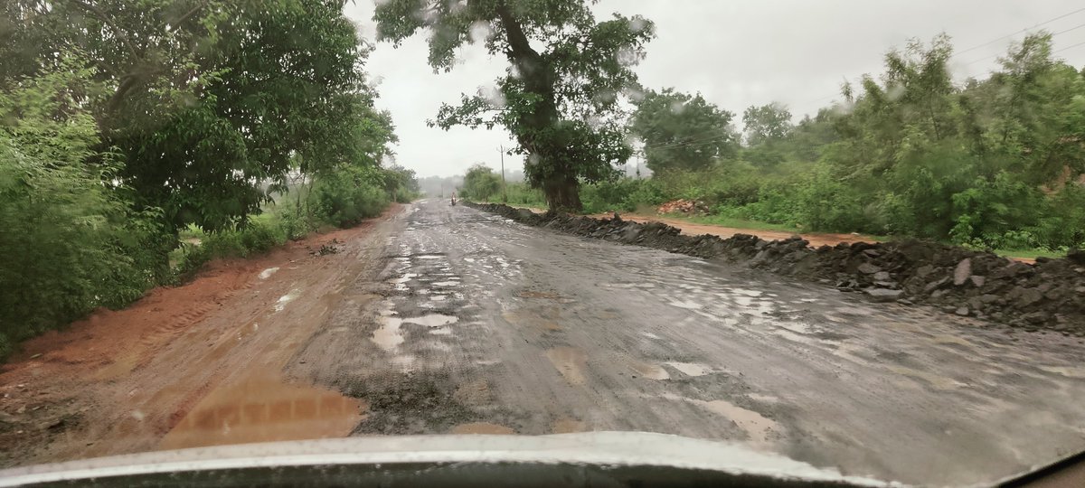 ahmedapur's tweet photo. @vishnudsai आपका जिला मुख्यमंत्री जी
सड़क की हालत #बगीचा से बतौली  NH43 @vishnudsai  कृपया थोड़ा दया दिखाईए! @CGVOICE00777 @CG_wasi @JashpurDist @PWDCgGov @DPRChhattisgarh @bhupeshbaghel @INCChhattisgarh https://t.co/3j95AJXNfU