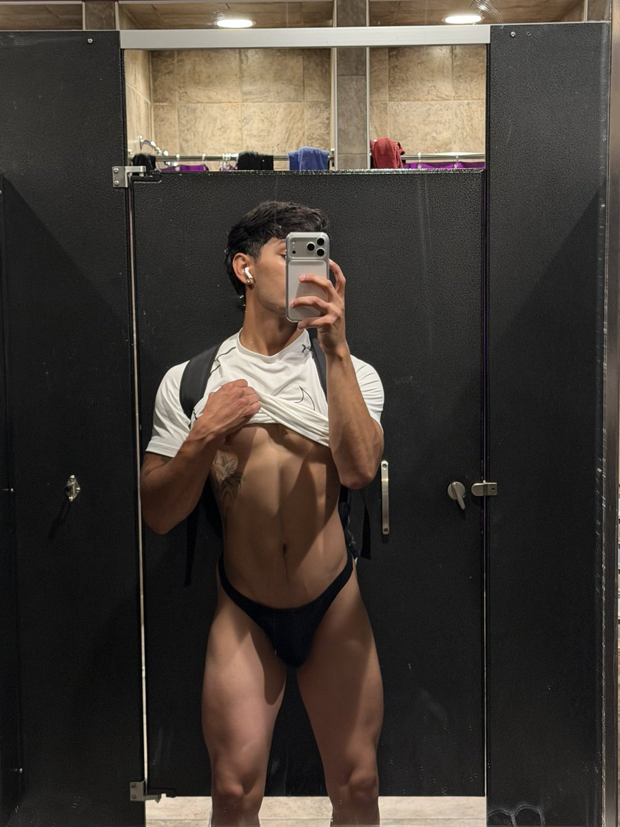 isithung's tweet photo. thighs thighs thighs https://t.co/ZWdut2lN6q