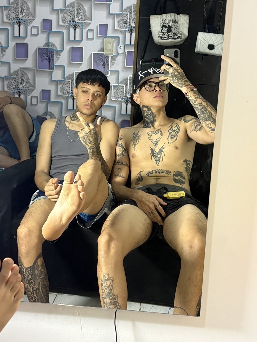 FindomJhoad's tweet photo. My brother and I are waiting for all of you losers, itโs time to be at our request ๐ตโ๐ซ๐ท
@findomgodsebas
#findom #RT #cashfagg #cashmaster #feet #ATM https://t.co/xLbj4v37Vp