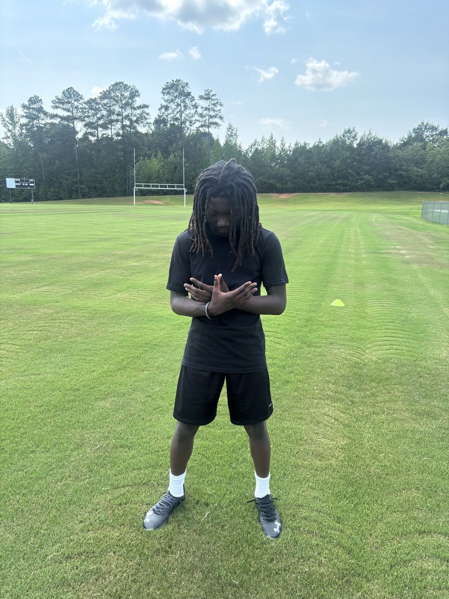 AzionBuffer's tweet photo. Great workout today!! #rehobothroad #2031 @GriffinHighFB https://t.co/Y0tWw6owAj