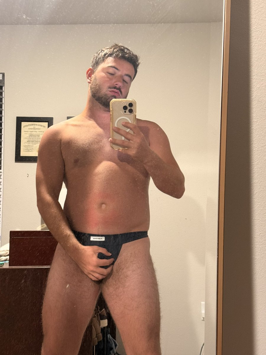 G_B023's tweet photo. Banana hammock🍌 #gay #chudai #gayporn https://t.co/YbZHOyfbG9