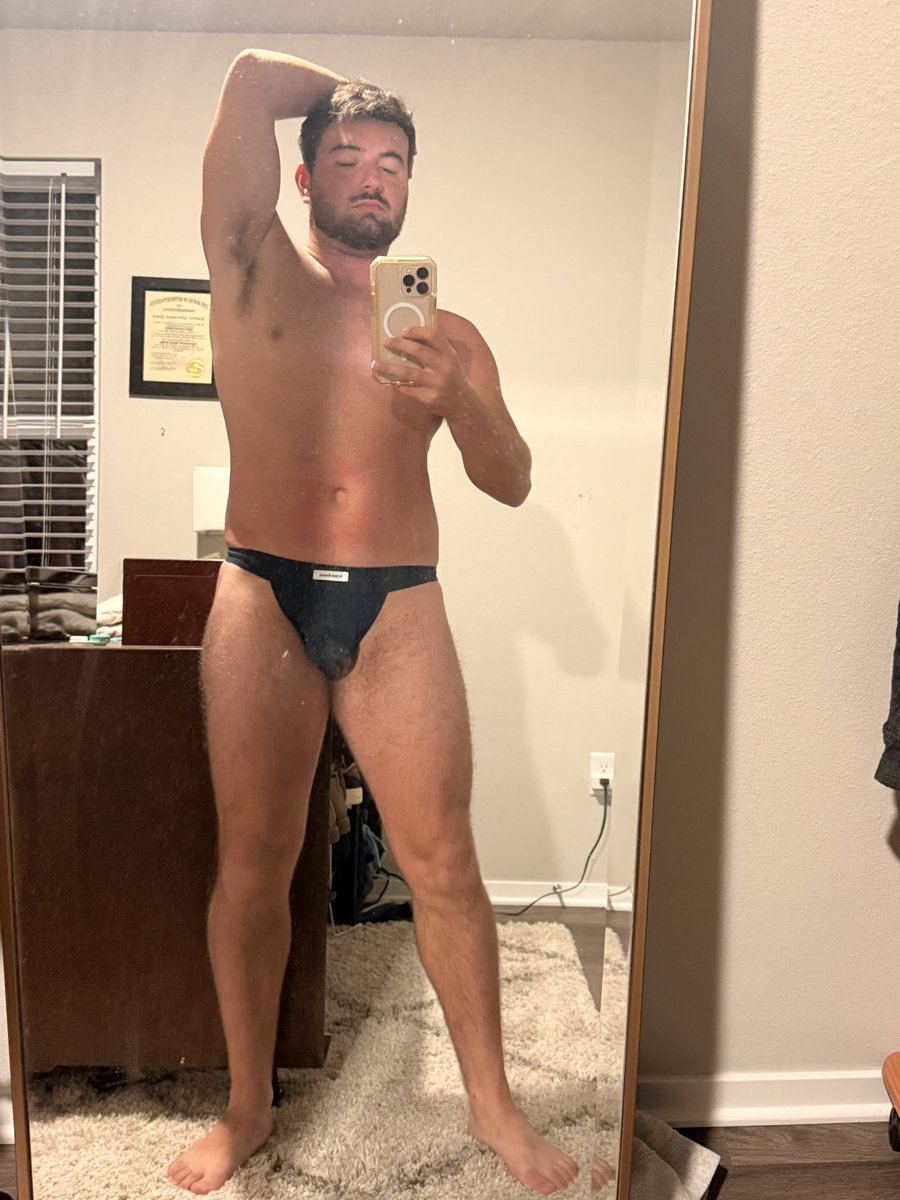 G_B023's tweet photo. Banana hammock🍌 #gay #chudai #gayporn https://t.co/YbZHOyfbG9