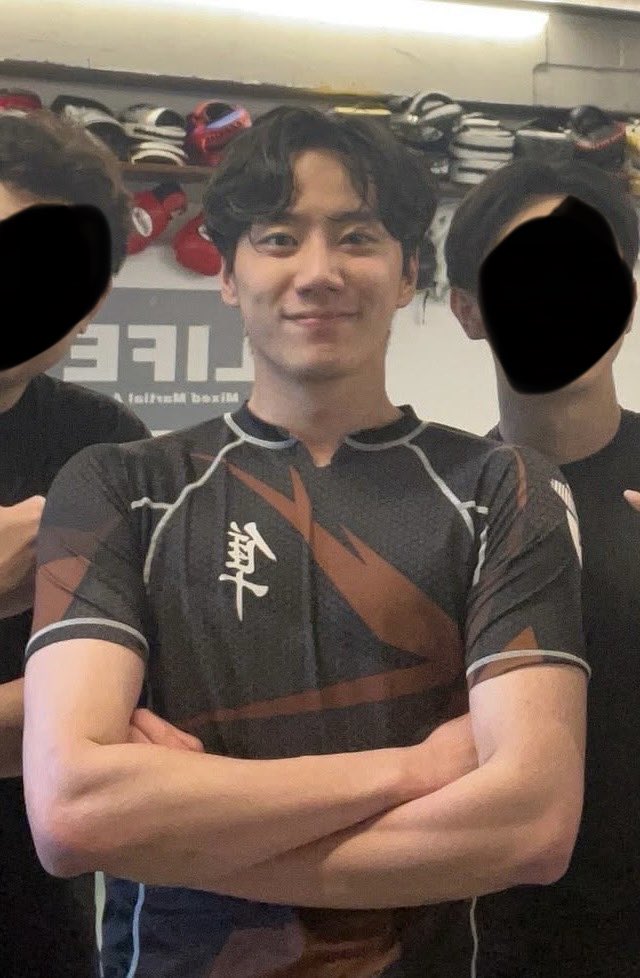 c0olx2's tweet photo. 스파링 선수 이준영 느끼실분
나는지금너무느껴서정신이혼미함ㅆ발
마지막 거울샷 꼭 봐줘 https://t.co/yqYATUXAQ2