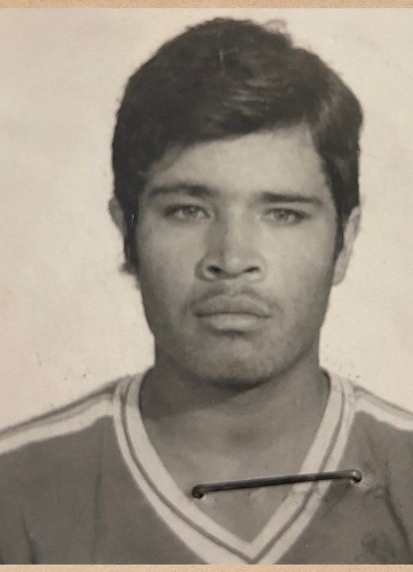 diiimp3's tweet photo. esa cosa es mi papá cuando estaba joven https://t.co/qC2AV5q4M3