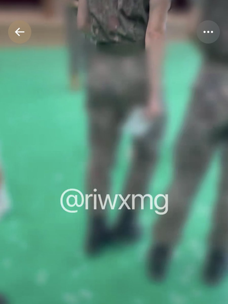 ilyttmab7726's tweet photo. 이제 진짜 카다시안이 누구지 https://t.co/tSiUBMTrTN