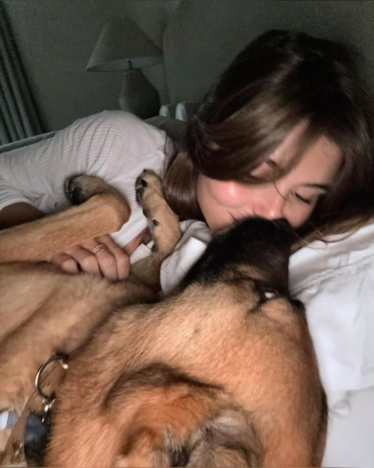 Solomonsstf's tweet photo. Come join us live tonight, you talk about dogs  I'm the dogsmom💦💦https://t.co/hWOMEAQubM https://t.co/wYLRZk9Yxc