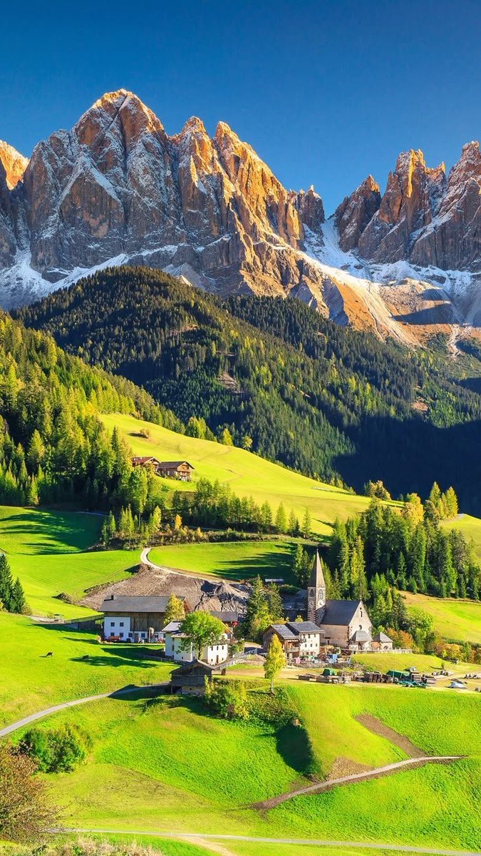 NatureRoot88's tweet photo. Countryside, Switzerland 🇨🇭 https://t.co/dRwokN6p1V