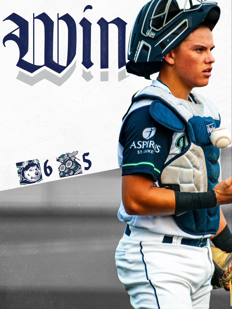 DuluthHuskies's tweet photo. Winning against Wisco. https://t.co/Yco4wV3J9S