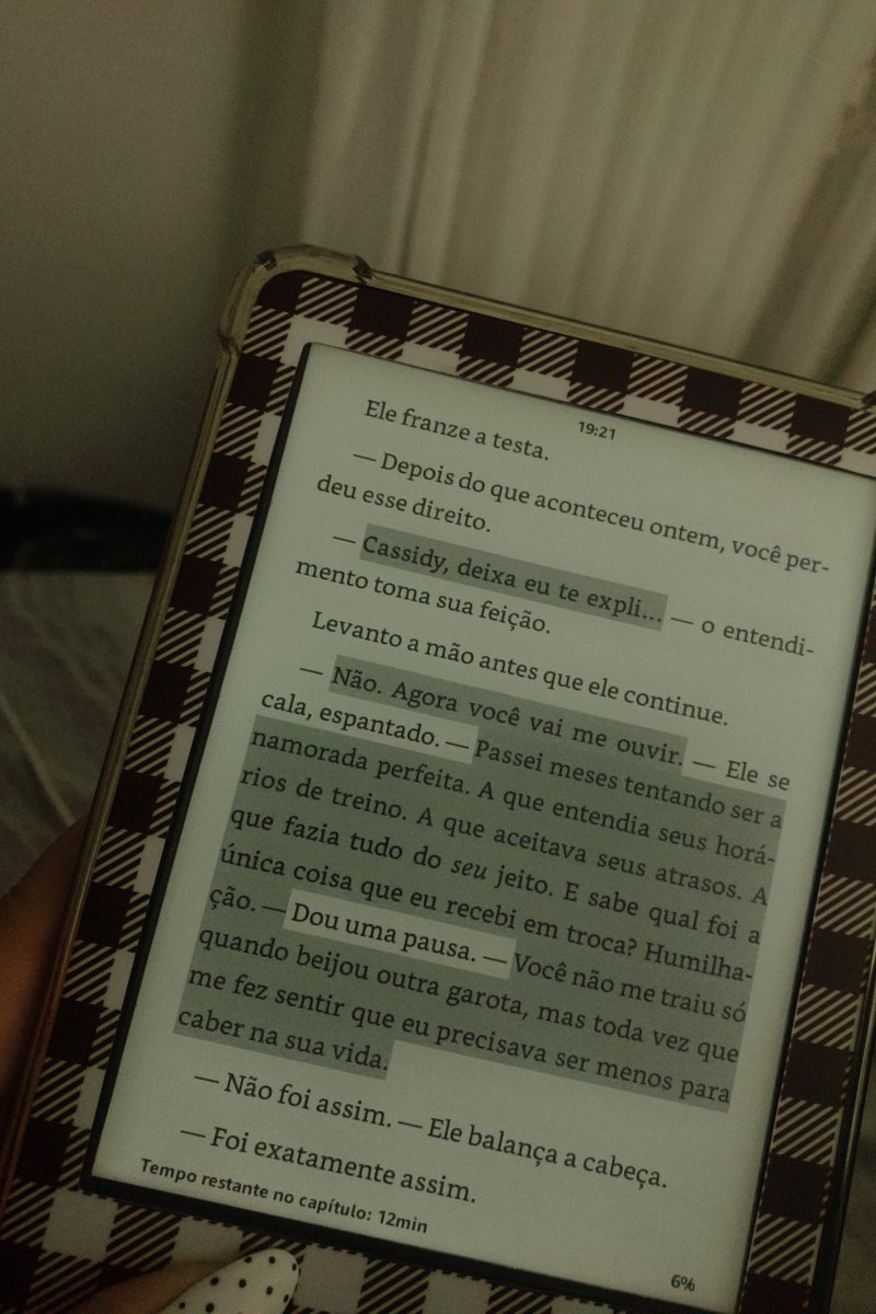 herondipty's tweet photo. PISA NELE MESMO https://t.co/II5S9yFT0n