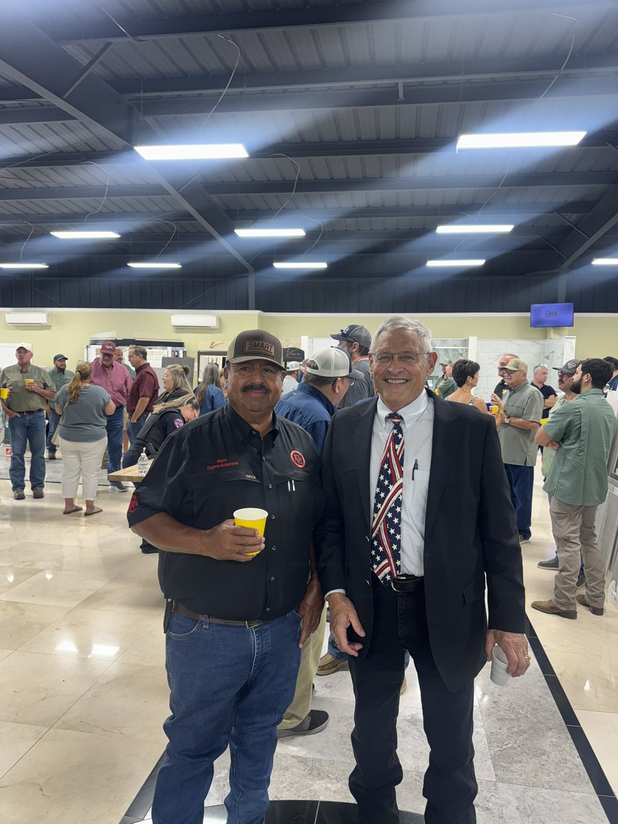 Goose4texrep's tweet photo. It was a great turnout this morning at Coffee with Cops in El Campo!

Thank you to our law enforcement officers for your dedication, sacrifice, and for keeping our families safe. 

We stand with those who stand for us.

https://t.co/ZwxzPk8i84
#BackTheBlue #SupportLawEnforcement #CoffeeWithCops #ElCampo