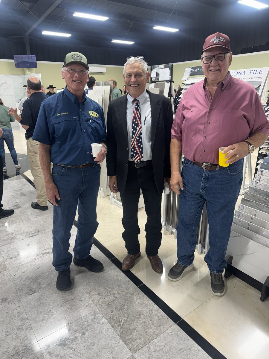 Goose4texrep's tweet photo. It was a great turnout this morning at Coffee with Cops in El Campo!

Thank you to our law enforcement officers for your dedication, sacrifice, and for keeping our families safe. 

We stand with those who stand for us.

https://t.co/ZwxzPk8i84
#BackTheBlue #SupportLawEnforcement #CoffeeWithCops #ElCampo