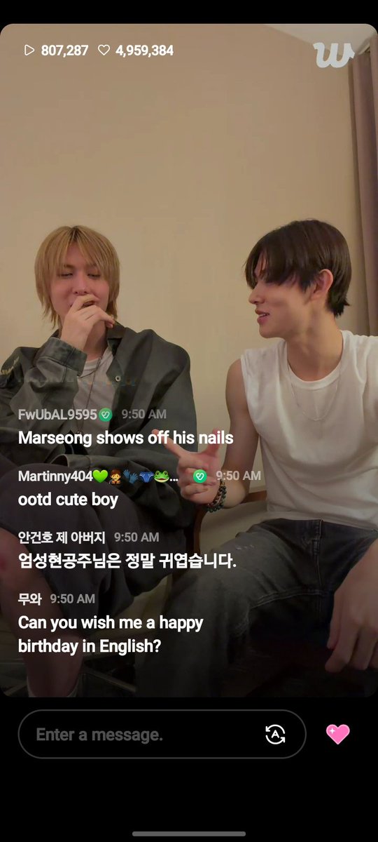 emay.🍔🍌 tweet media