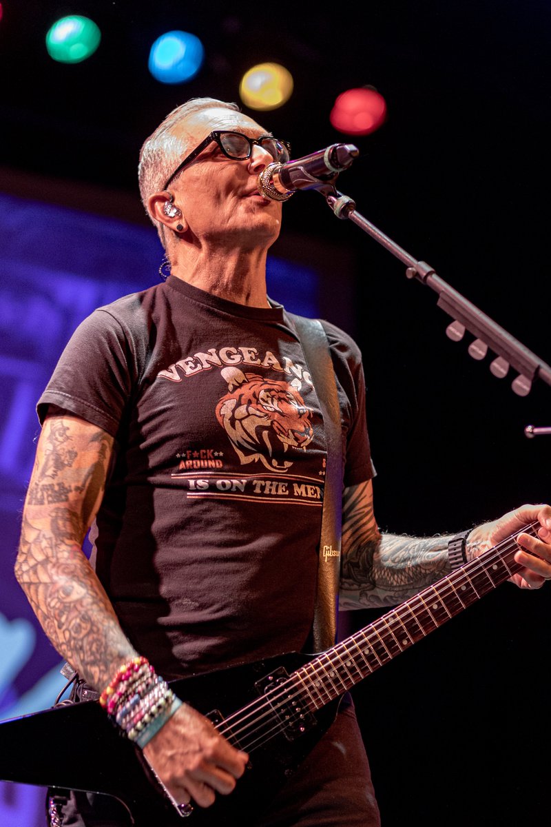 shutter16's tweet photo. . @EverclearBand  proved they're not slowing down after 34 years, bringing a night full of alt-rock classics to the Rochester Opera House! 🤘
Read our full review &amp; gallery:
 https://t.co/rFXrjjrdfE
#Everclear #ArtAlexakis #AlternativeRock #90sRock #LiveMusic https://t.co/QxLopt7A2Z